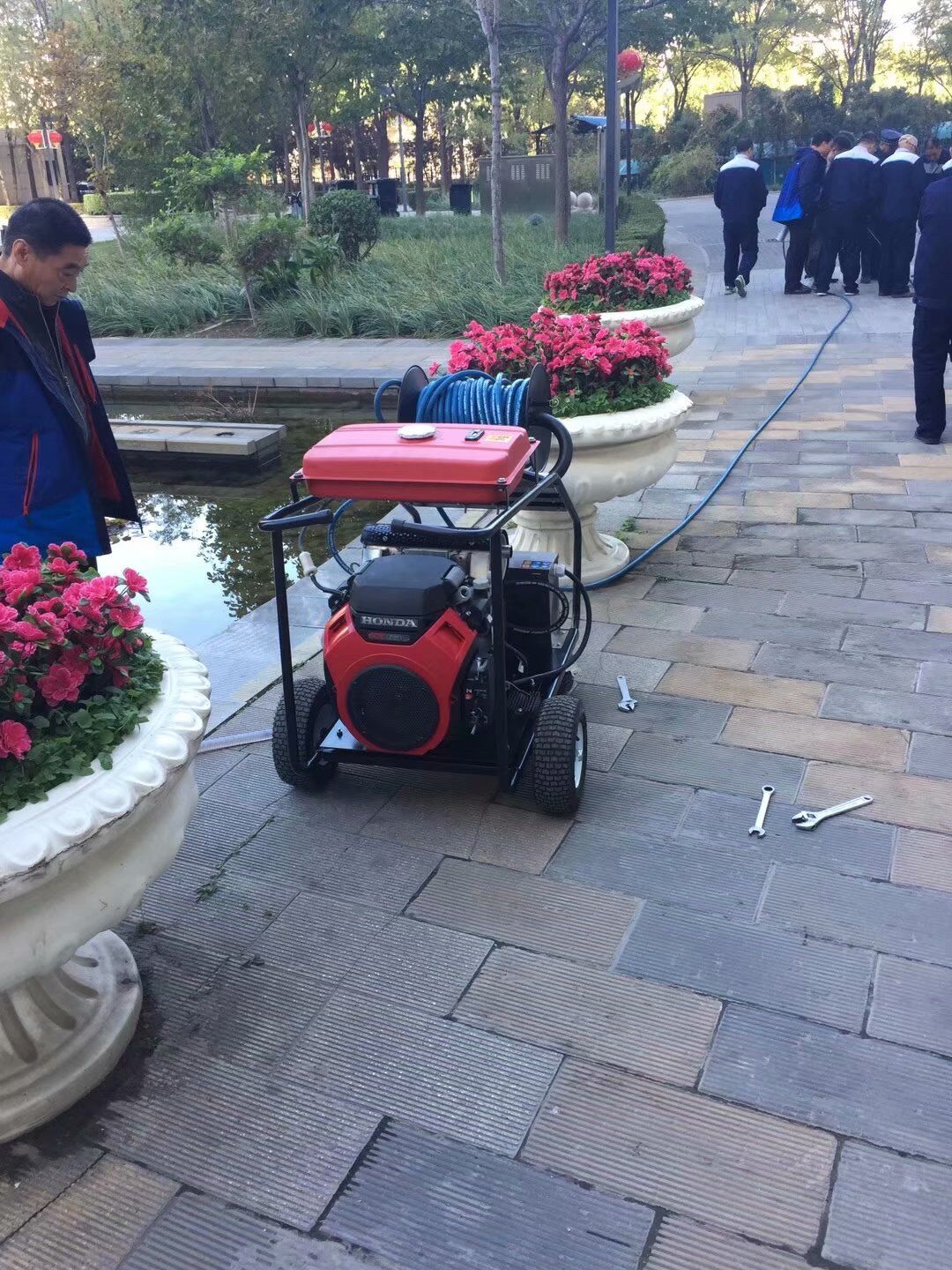 高壓管道疏通機(jī) 高壓管道疏通機(jī)